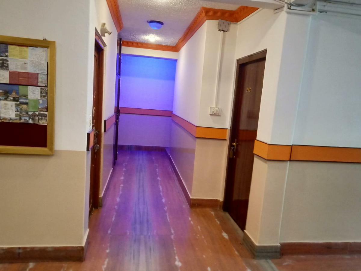 Hotel Anola 甘托克 外观 照片