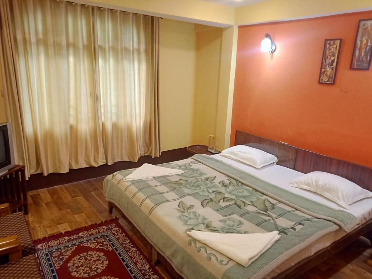Hotel Anola 甘托克 外观 照片